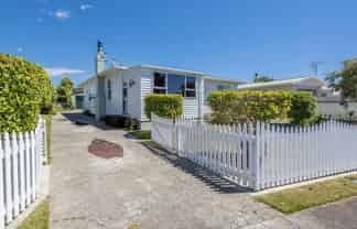 20 Stirling Street, Levin