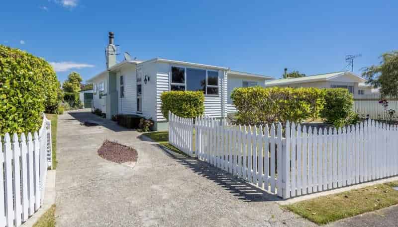 20 Stirling Street, Levin