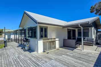 167 Pukehina Parade, Pukehina