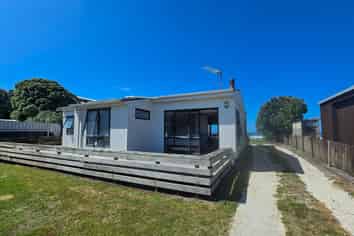 213 Pukehina Parade, Pukehina