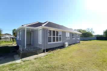 7 Sandbrook Avenue, Otara