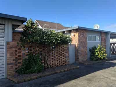 2/50 Kitchener Road, Milford