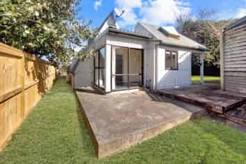 13 Lincoln Road, Manurewa East