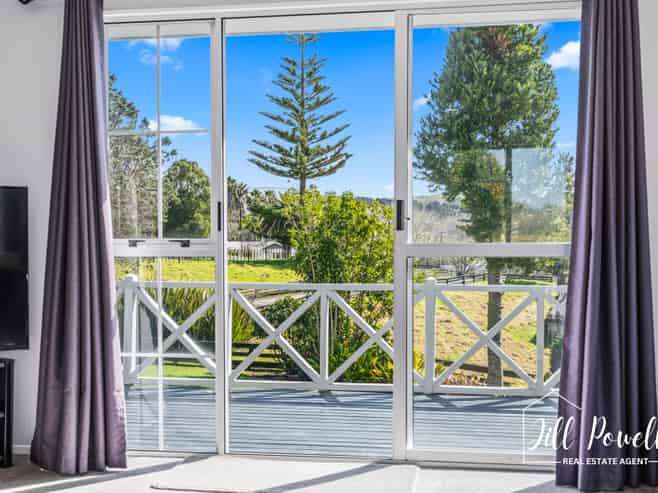 10 View Street, Maungaturoto