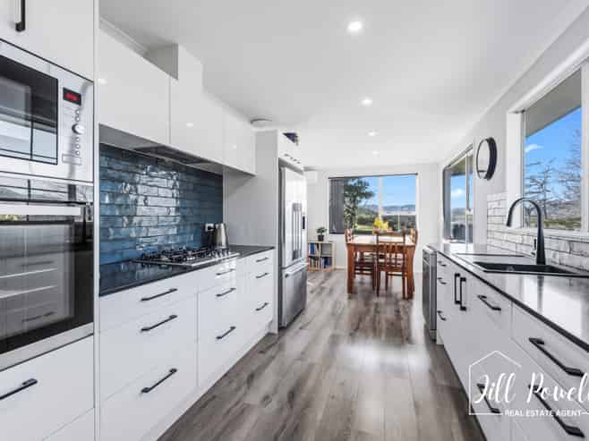 10 View Street, Maungaturoto