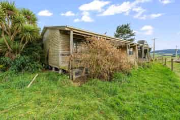 15 Thomas Road, Orepuki