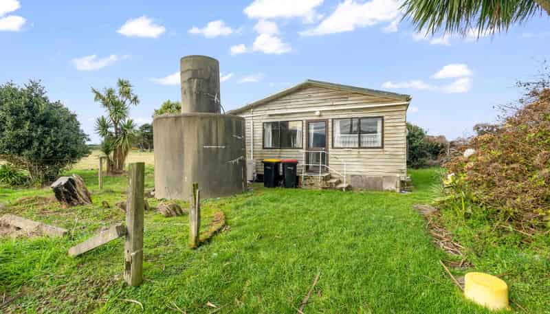 15 Thomas Road, Orepuki