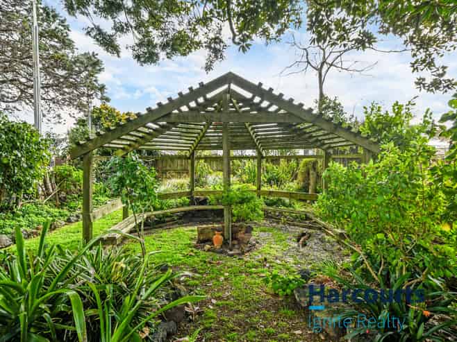 8 Youngs Road, Papakura