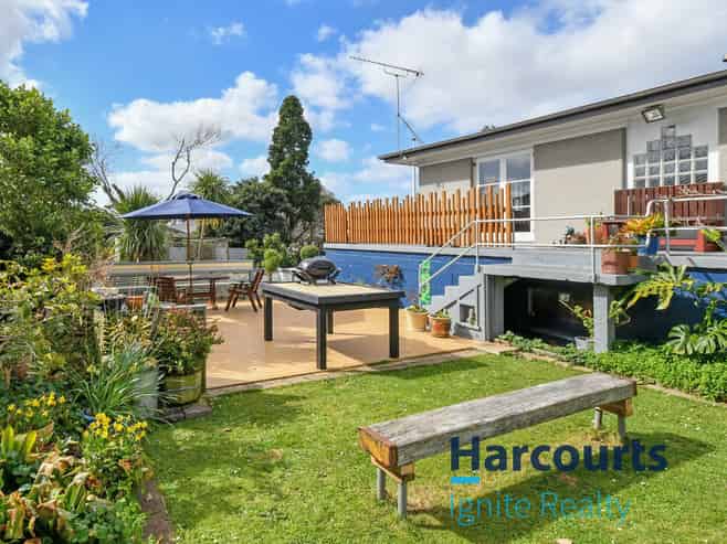 8 Youngs Road, Papakura