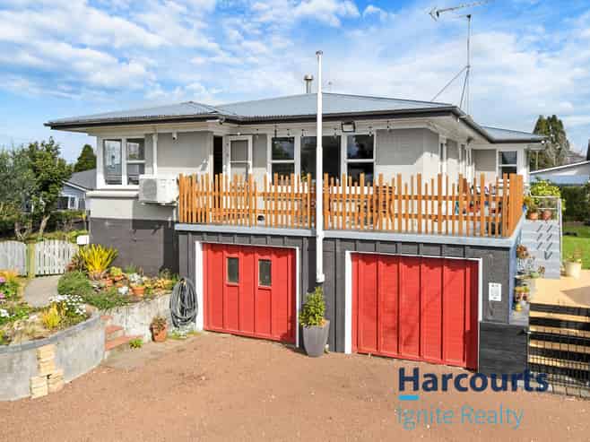 8 Youngs Road, Papakura