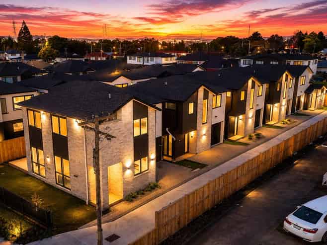 Lot 2-4/27 Sunnyside Crescent, Papatoetoe