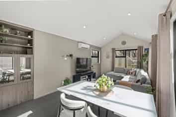 8 Founders Lane, Yaldhurst