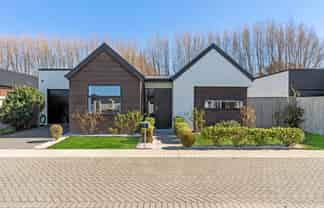 8 Founders Lane, Yaldhurst