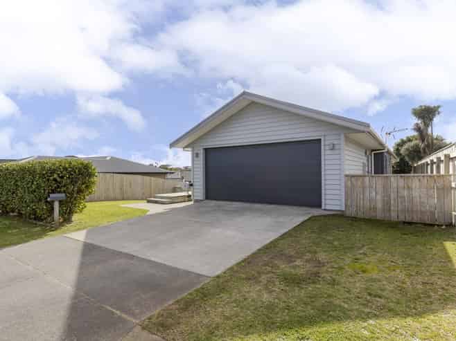 6 Coby Sydney Drive, Bell Block