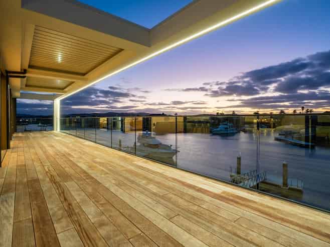 21 Fred Carr Place, One Tree Point