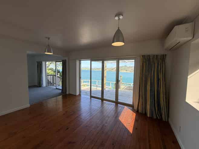 7 Ferry Road, Stanmore Bay