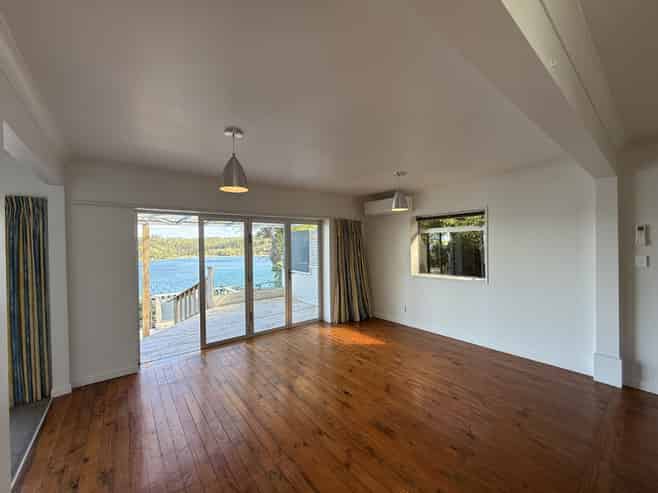 7 Ferry Road, Stanmore Bay