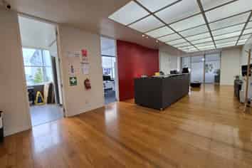 Functional office in Eden Terrace