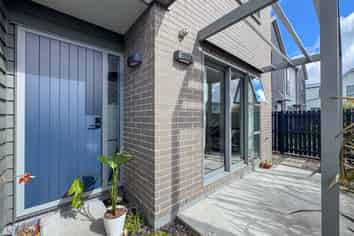 8 Tarakoi Road, Hobsonville