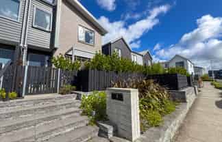 8 Tarakoi Road, Hobsonville