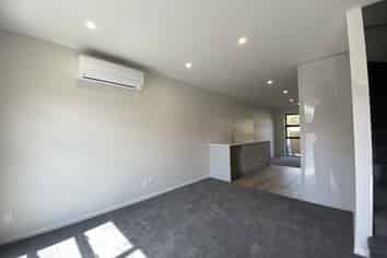 4/33 Sladden Street, Naenae