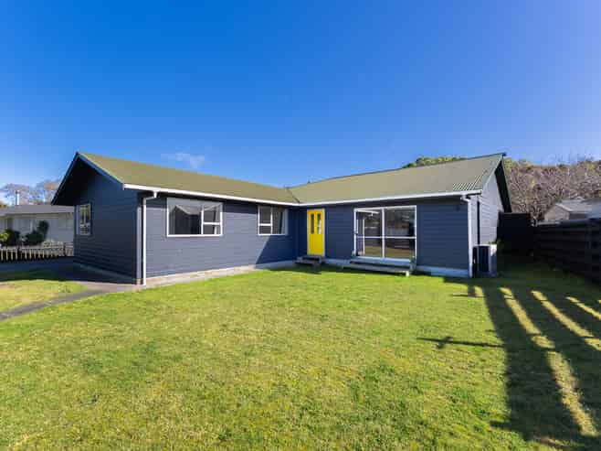 22 Cypress Grove, Paraparaumu