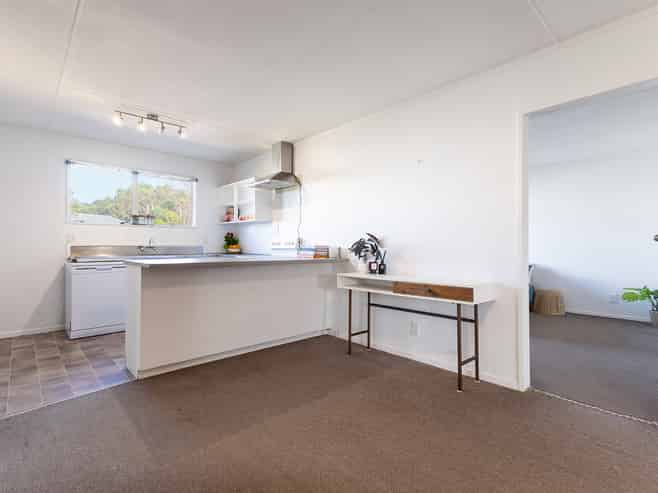22 Cypress Grove, Paraparaumu