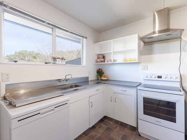22 Cypress Grove, Paraparaumu