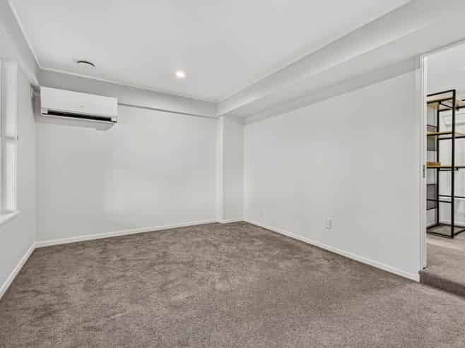 2/18A Robson Street, Mount Roskill