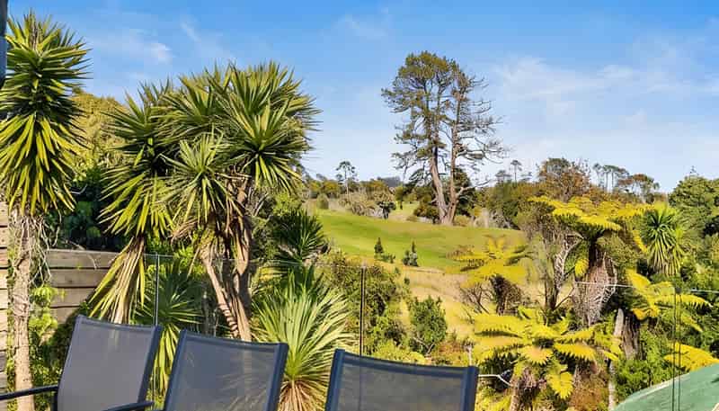 2/18A Robson Street, Mount Roskill