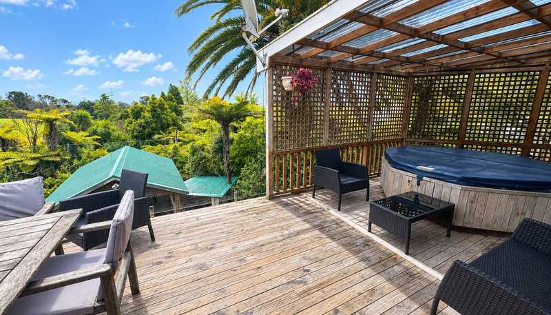 2/18A Robson Street, Mount Roskill