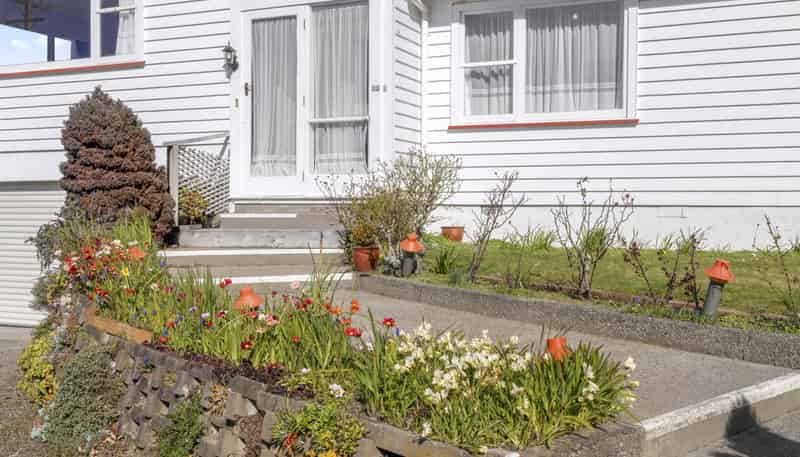 33A Saint Edmund Crescent, Tawa