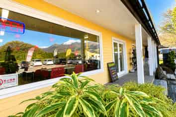 COMMERCIAL PROPERTY OPPORTUNITY