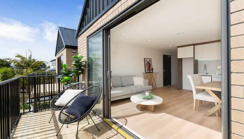 2/8 Baird Street, Howick