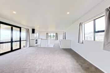 10 Pingao Place, Waiinu Beach