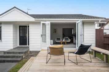 10 Mallard Grove, Churton Park
