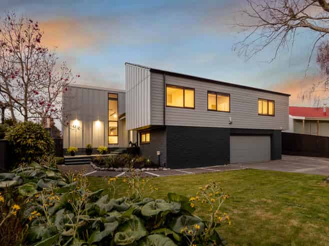 7 Kew Grove, Raumati Beach