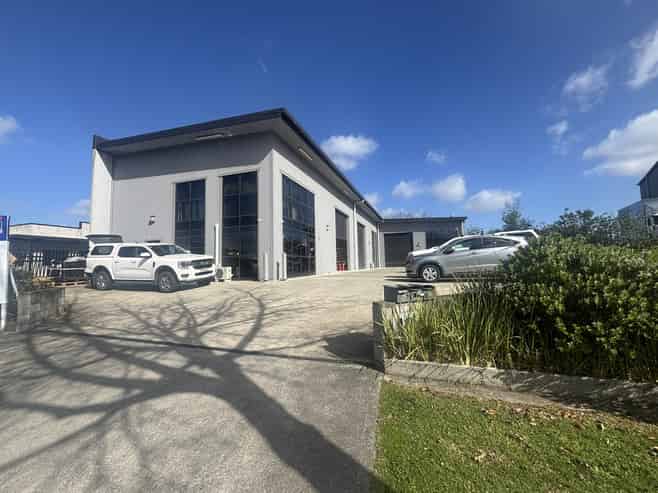 Tauriko unit with mezzanine, Move in October