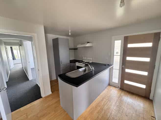 66 Owhiro Bay Parade, Owhiro Bay