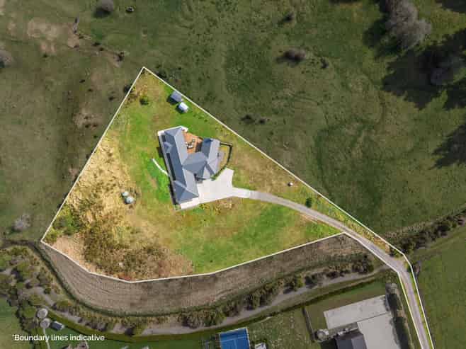 21 Copper Beech Road, Woodend