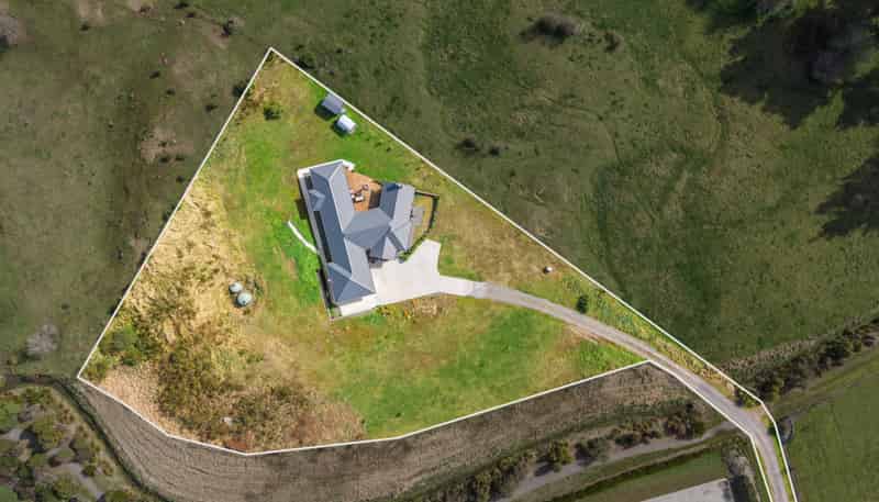 21 Copper Beech Road, Woodend
