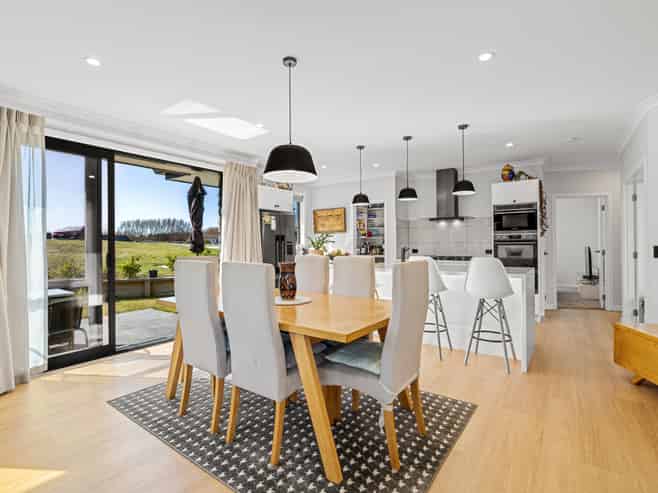 21 Copper Beech Road, Woodend