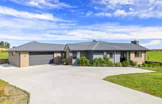 21 Copper Beech Road, Woodend