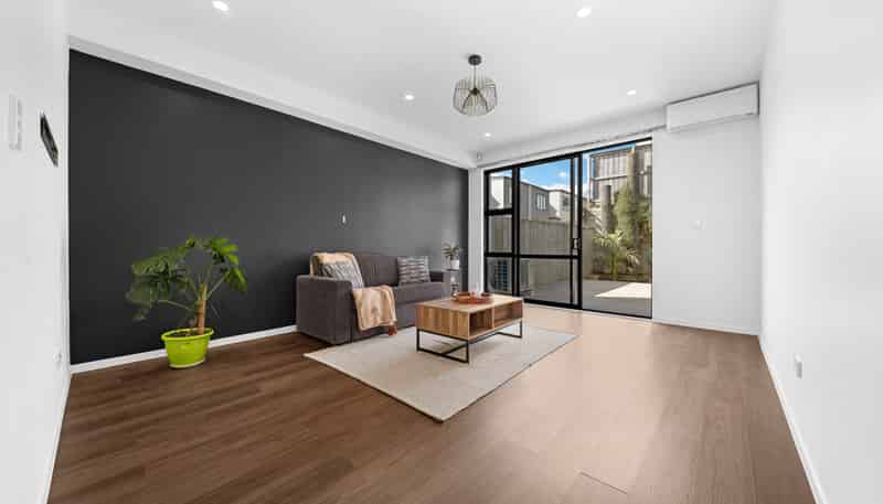 10 Routhmore Street, Flat Bush