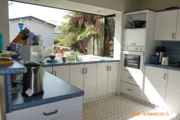 83 Russell St, Westport