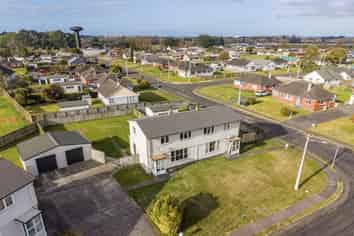 4 Devon Crescent, Bulls