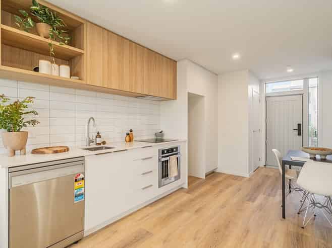 Unit 11/1 Nikau Grove, Woburn