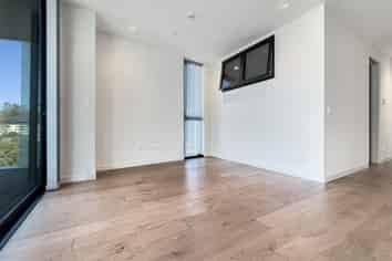 223 Green Lane West, Epsom