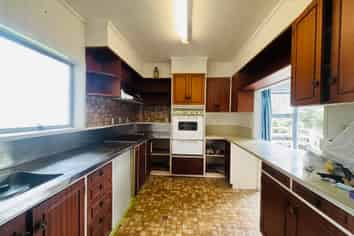 60A Te Atatu South, Te Atatu South