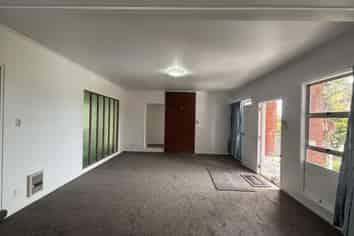 60A Te Atatu South, Te Atatu South
